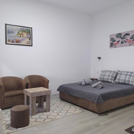 즈레냐닌 Lotus House 아파트 외부 사진