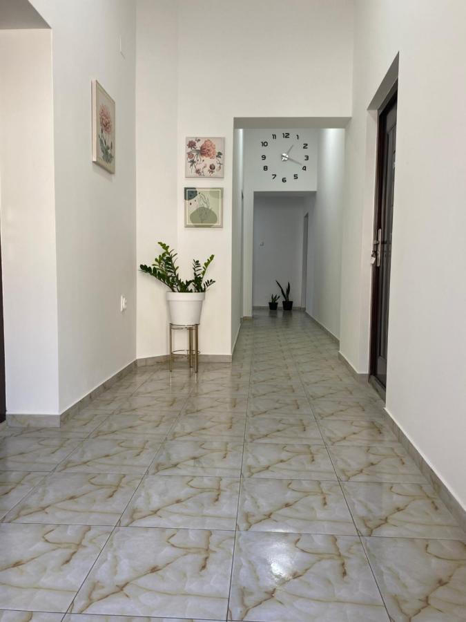 즈레냐닌 Lotus House 아파트 외부 사진
