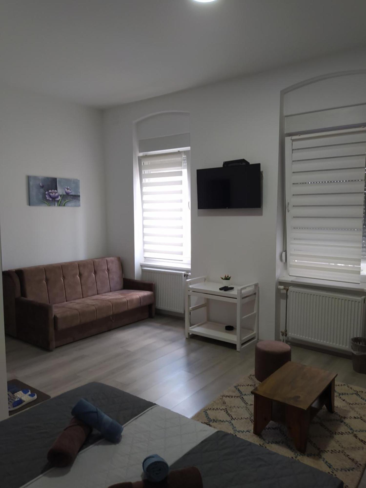 즈레냐닌 Lotus House 아파트 외부 사진