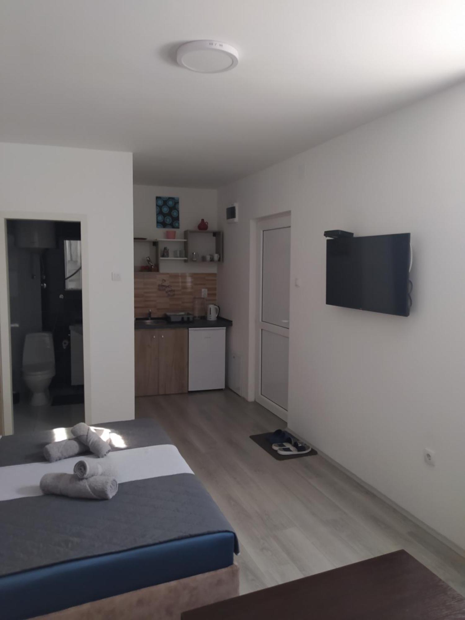 즈레냐닌 Lotus House 아파트 외부 사진