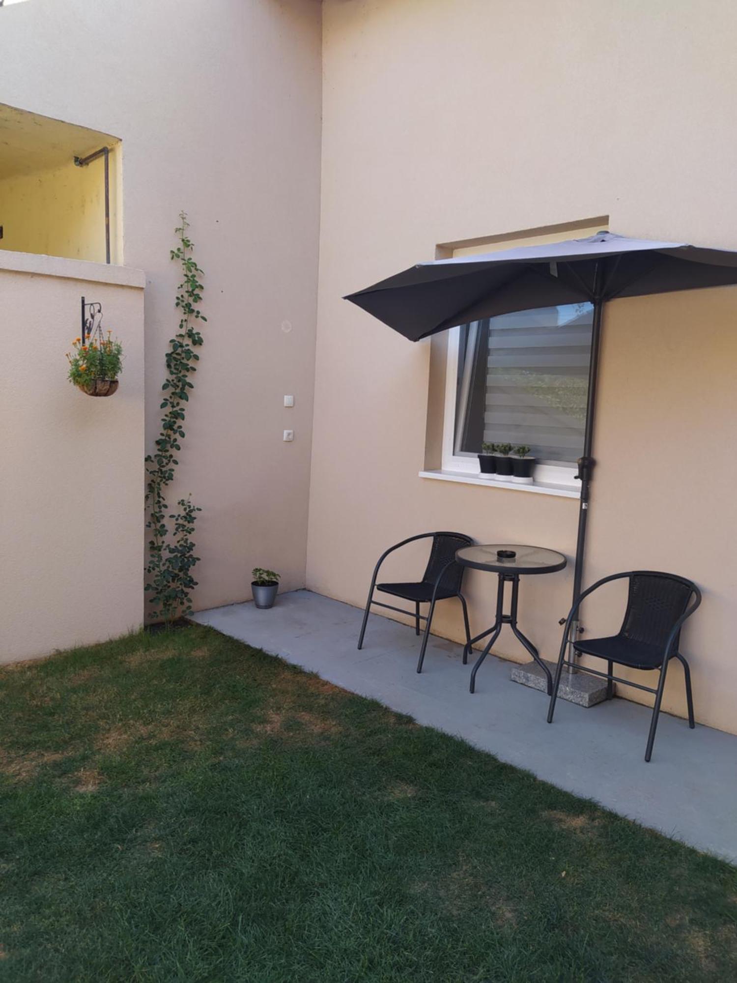 즈레냐닌 Lotus House 아파트 외부 사진